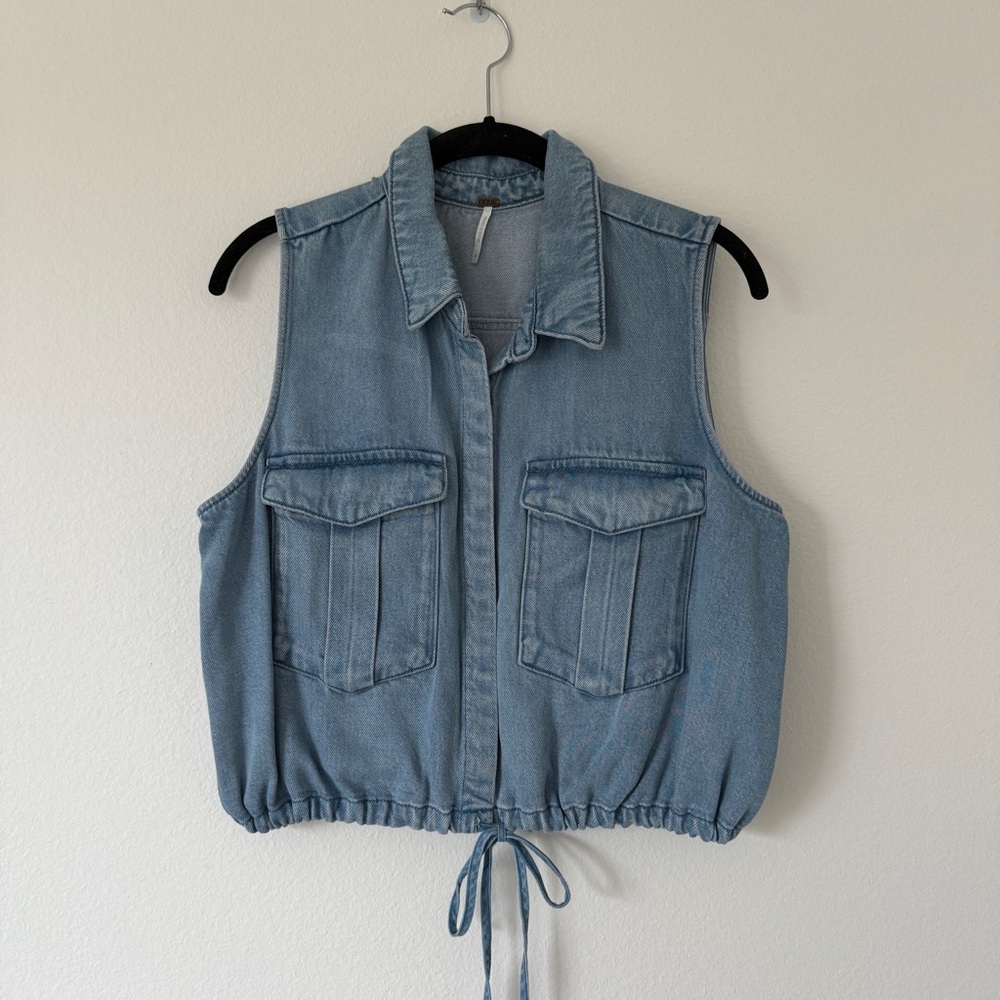 YFB Light Wash Denim Utility Vest Cropped Size M NWOT